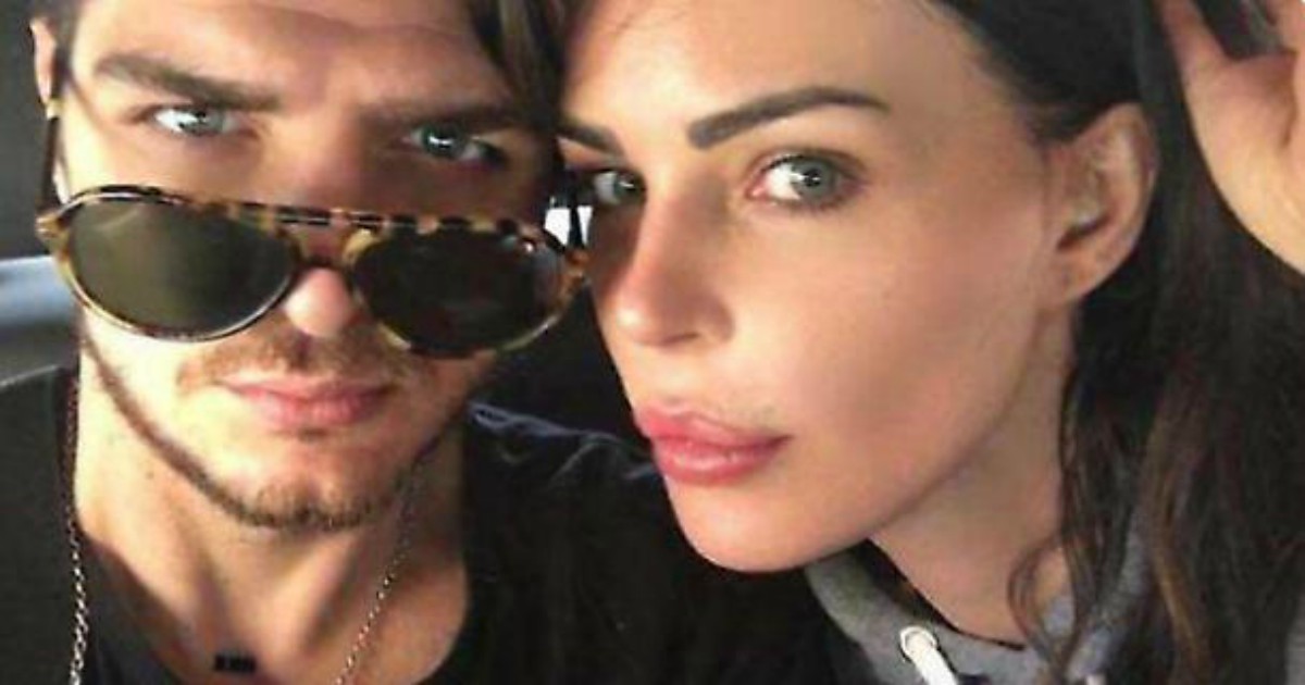 Nina Moric denuncia l’ex fidanzato Luigi Mario Favoloso: “Percosse e maltrattamenti contro di lei e di suo figlio minorenne Carlos”