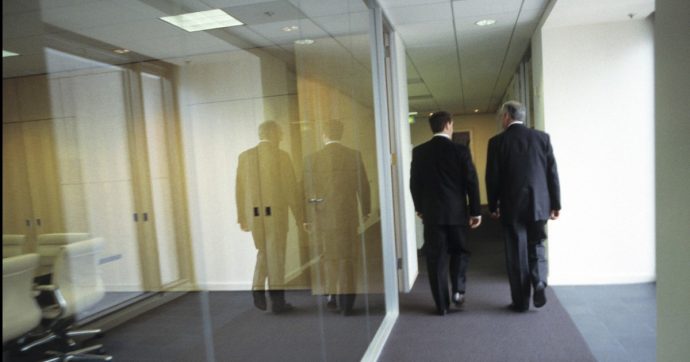 Dirigenti Pa, salta l’obbligo dei redditi online