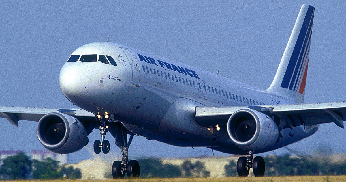 Boeing 777 Air France, panico sul volo New York-Parigi: “L’aereo non risponde ai comandi, non riusciamo ad atterrare”. L’audio dei piloti