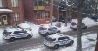 Copertina di Canada, sparatoria in casa a Ottawa: un morto e tre feriti gravi. La polizia: “Evitate l’area”