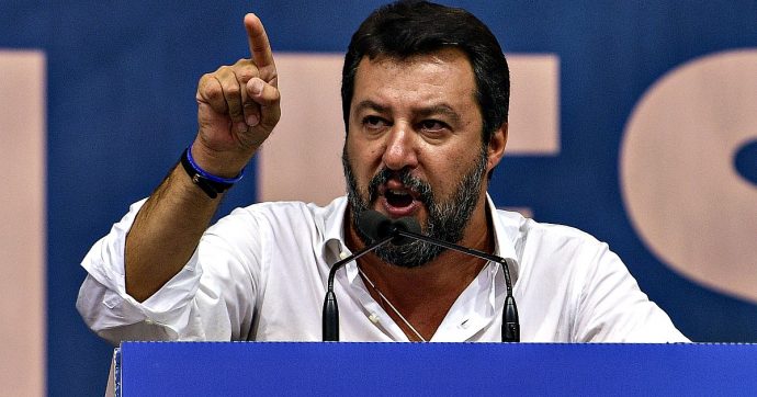 “Salvini ha una condanna per razzismo: 5700 euro per i cori contro i napoletani a Pontida”