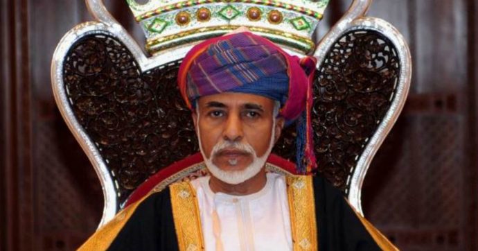 Oman, muore a 79 anni il sultano Qabus: era al potere da 50 anni. Aveva abolito la schiavitù e scelto la “non interferenza”