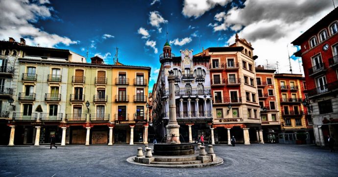 Spagna: Teruel, il paese di 35mila abitanti in Aragona con un deputato determinante per la fiducia a Pedro Sanchez. Ora gira con la scorta