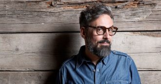 Copertina di Brunori Sas, quanto amore sussurrato in un “Cip!”