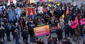 Copertina di Foggia sfila contro le bombe: “La  paura non deve vincere”