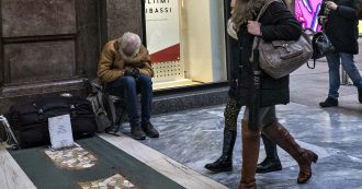 Copertina di Redditi, si allarga la forbice tra ricchi e poveri: in Italia divario più alto della media Ue. Le maggiori diseguaglianze in Campania e Sicilia