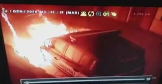 Copertina di Foggia, incendiata l’auto delle guardie ambientali di Manfredonia: il video pubblicato su Facebook