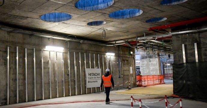 Milano, operaio morto nel cantiere della metro: la Procura apre un’inchiesta