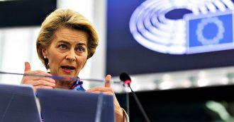 Copertina di Coronavirus, von der Leyen annuncia adozione di una roadmap per uscire da restrizioni. Paesi Ue: “Non consultati”. E lei cancella conferenza