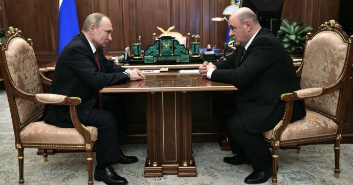 Russia, la scelta di Putin dopo Medvedev: il nuovo premier è un tecnico senza peso politico