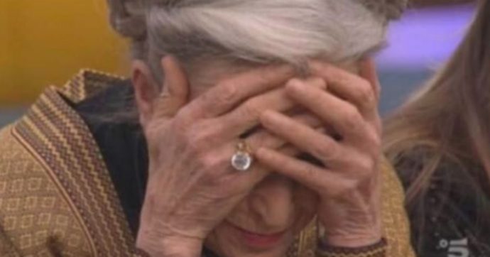 Grande Fratello Vip, “Barbara Alberti ricoverata in ospedale”. Rita Rusic: “Urla terrificanti e pianti”, la regia stacca l’inquadratura