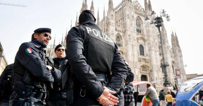 Milano, c’è un “mondo di mezzo” all’autosalone di viale Espinasse