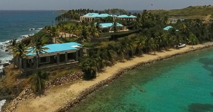 Epstein, le isole degli orrori. Una 15enne scappò a nuoto