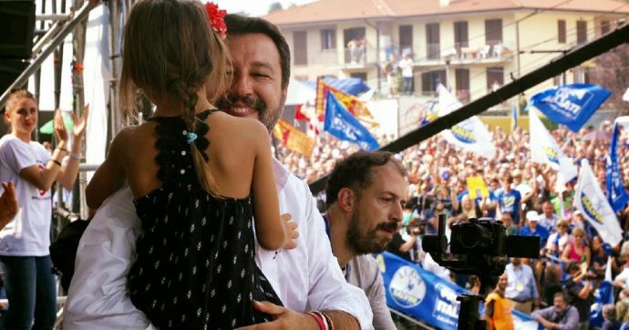 Bibbiano, Salvini vuole la piazza delle Sardine