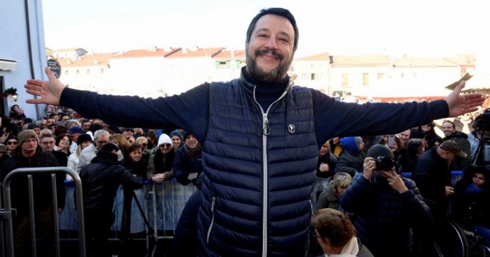 In Edicola sul Fatto Quotidiano del 18 Gennaio: Bibbiano, Sardine sfrattate per dare la piazza a Salvini