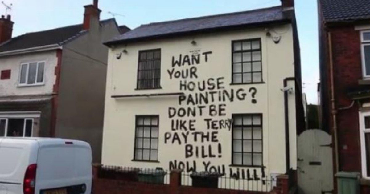 Il cliente non paga, la vendetta dell’imbianchino non si fa attendere