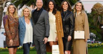 Sanremo 2020, 29 deputate scrivono ad Amadeus: “Si scusi per la conferenza stampa”. E sulla presenza di Junior Cally: “Testi pieni di violenza, sessismo e misoginia”