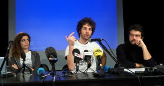 Copertina di Oggi a Bologna il Sardina Day Sfida su Bibbiano