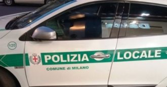 Copertina di Milano, due vigili aggrediti alla stazione centrale mentre multavano veicoli in doppia fila: lancio di bottiglie contro l’auto di servizio