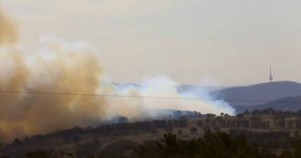 Copertina di Australia in fiamme, nuovo incendio a Canberra: allertata la popolazione. Le immagini