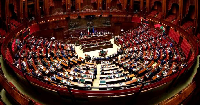 Legge contro l’omotransfobia, la Camera approva a scrutinio segreto: 265 sì. Cinque dissidenti di Forza Italia votano a favore