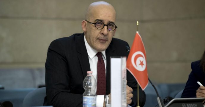 Ora Tunisi protesta: “Vergogna razzista”. “Una provocazione”