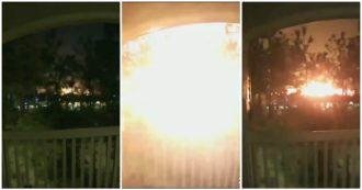 Le immagini della potente esplosione in una fabbrica: il cielo di notte illuminato a giorno