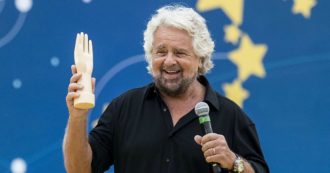 Copertina di Beppe Grillo annulla il tour dello spettacolo “Terrapiattista” in programma da febbraio: “Devo sottopormi a intervento chirurgico”