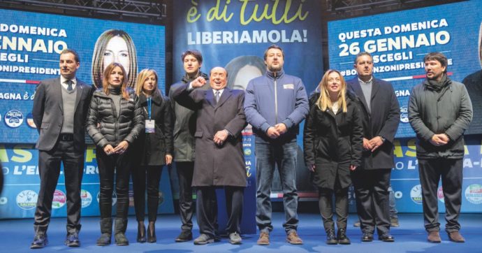 In edicola sul Fatto Quotidiano: altro che silenzio elettorale, Salvini “fuorilegge” invade i social