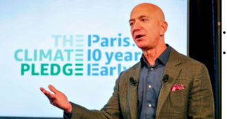 Copertina di Amazon, 350 dipendenti violano le politiche aziendali sulla comunicazione per criticare gli impegni sull’ambiente: “Fare di più”