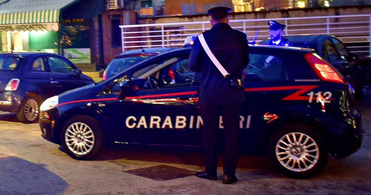 Coronavirus, fermata in pigiama di notte: “Seguo mio marito per vedere se ha l’amante”. Denunciata