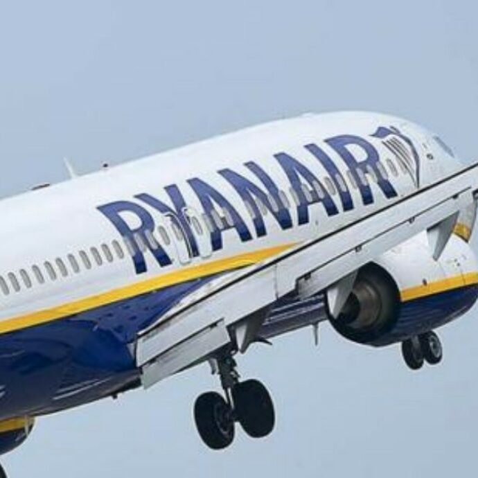 Forte turbolenza colpisce un volo Ryanair da Berlino a Milano: atterraggio di emergenza e nove feriti