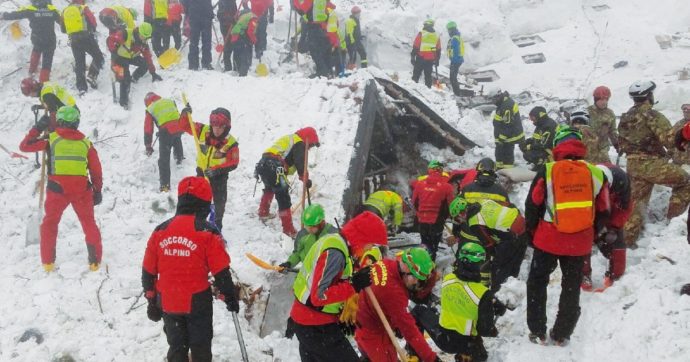 Copertina di Strage di Rigopiano: l’indagato scagiona se stesso (e D’Alfonso)