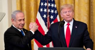 Copertina di Trump e Netanyahu presentano piano di pace: “Due Stati e Gerusalemme capitale indivisa d’Israele”. Resta nodo delle colonie in Palestina
