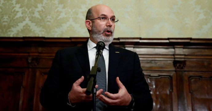 Il reggente Crimi si smarca: “Alla gente del fronte anti-destre non frega nulla”