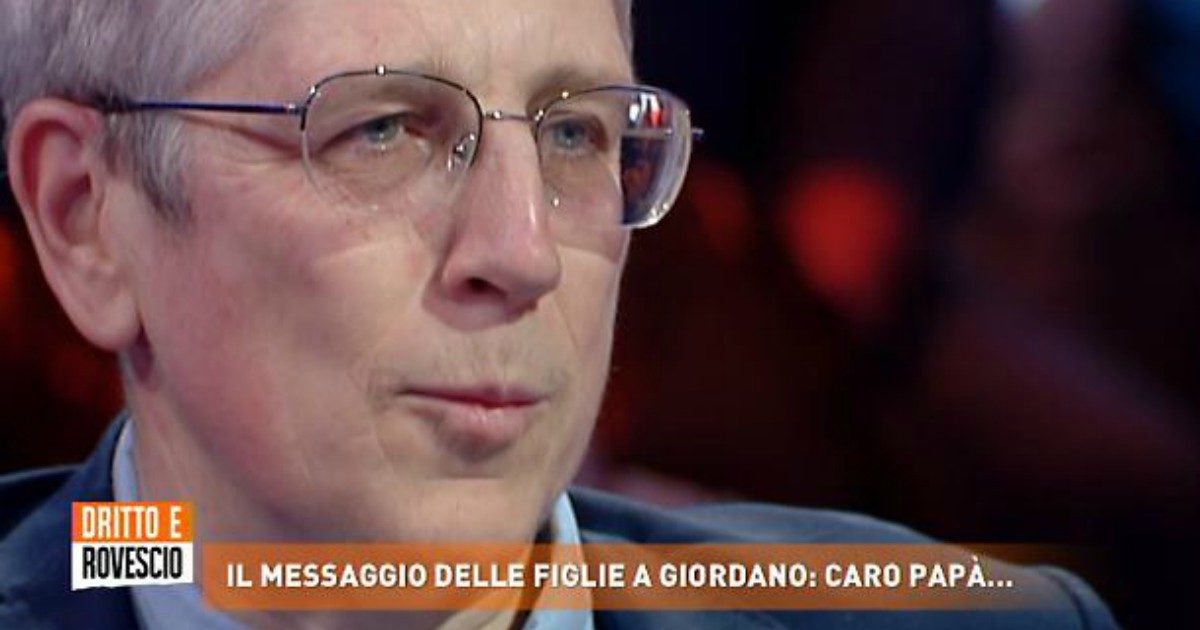 Dritto e Rovescio, Mario Giordano riceve un messaggio dalle figlie in diretta e scoppia in lacrime