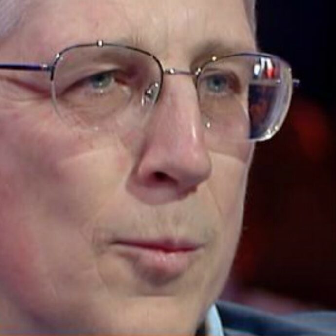 Dritto e Rovescio, Mario Giordano riceve un messaggio dalle figlie in diretta e scoppia in lacrime