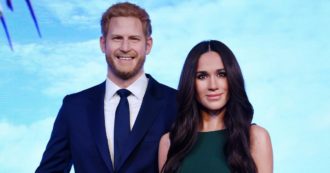 Copertina di “Harry e Meghan abbandonati a se stessi dalla famiglia reale e dalle vipere dei cortigiani”. Loro si dissociano: “Mai intervistati”