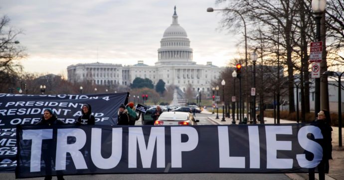 Trump, la lunga notte verso l’assoluzione Bolton: “Mi usò per Kiev”