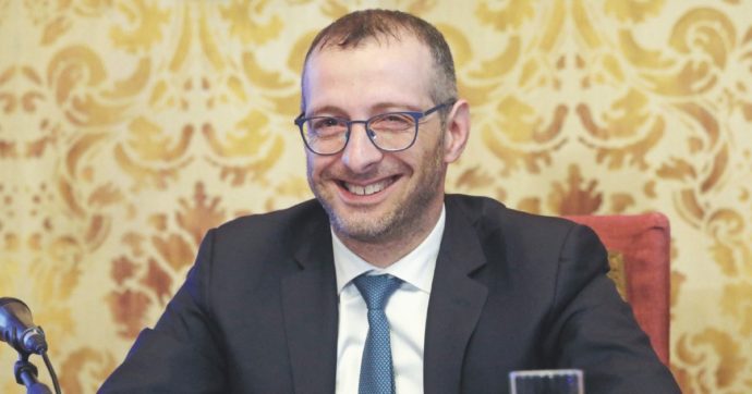 Pesaro, sindaco Ricci: “5 Stelle nella giunta Pd e uniti alle Regionali”. Crimi invoca i probiviri