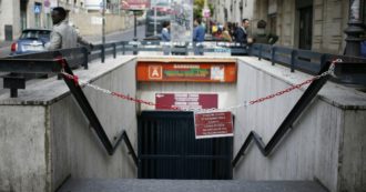 Copertina di Metro Roma, dopo un anno riapre la fermata Barberini, ma solo in uscita. La sindaca Raggi: “Troppo tempo, ma la sicurezza viene prima”
