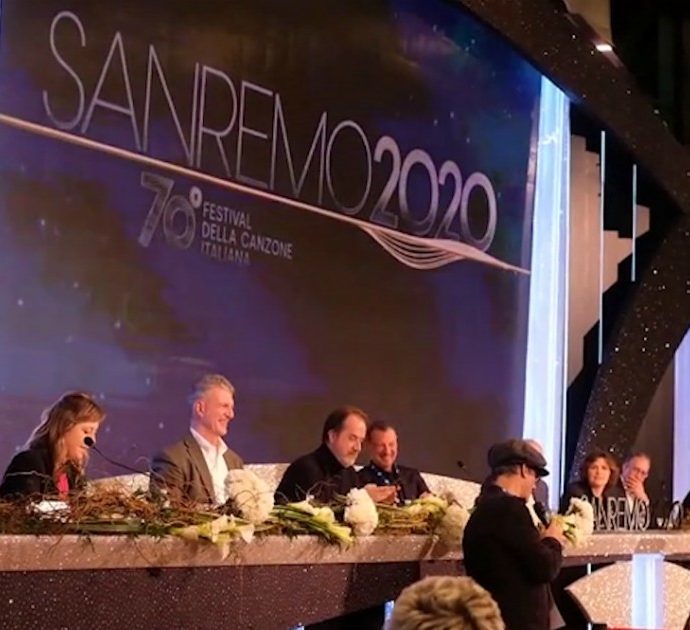 Sanremo 2020, Fiorello: “Amadeus mi ha scelto per l’aspetto fisico. Mi ha detto: ‘Ti trovo fico. Ti voglio al mio fianco né avanti né dietro'”