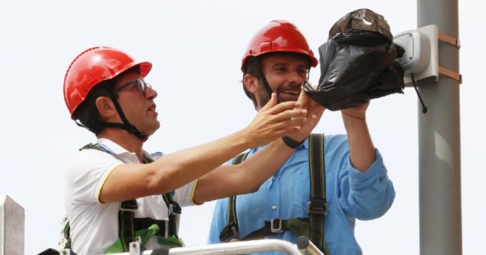 Copertina di A Firenze mille telecamere: il grande fratello di Nardella