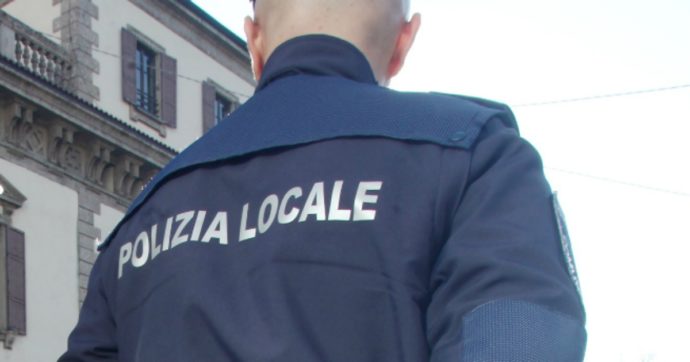 Brescia, agente di polizia locale si suicida. Era bersagliato sui social con insulti per aver parcheggiato in un posto per disabili