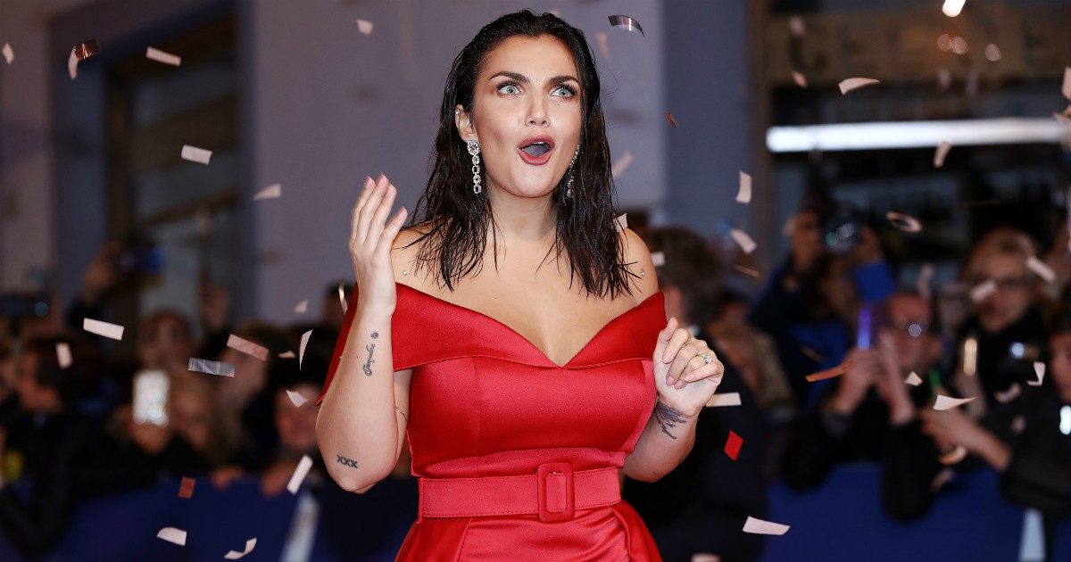 Festival di Sanremo 2020, Elettra Lamborghini furiosa con chi la definisce “palla di lardo”: “Hai il pisellino più piccolo di una mollica di pane”