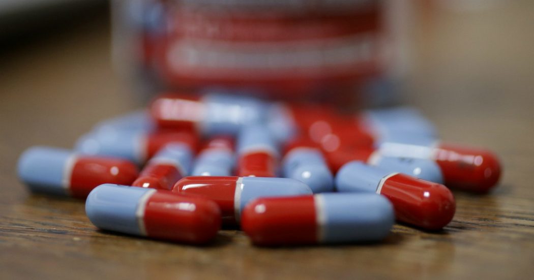 Covid, lo studio su un farmaco per una malattia del fegato che “chiude le porte di accesso alle cellule”