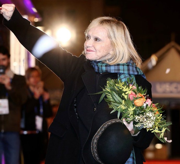 Festival di Sanremo 2020, Rita Pavone e la “fuga” in Svizzera: lì ha residenza, cittadinanza e anche la sede della sua società