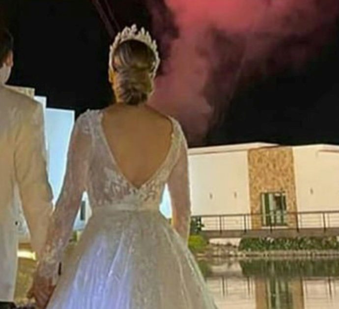 “Mia cugina si è sposata per finta. È stata una truffa e ci ha preso in giro, voglio i soldi del regalo di nozze indietro”: lo sfogo di un uomo su Reddit