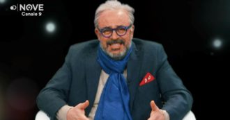 Copertina di Crozza diventa Oliviero Toscani: “Il ponte Morandi? Ma a chi interessa, Benetton ha fatto dei maglioni colorati stupendi”