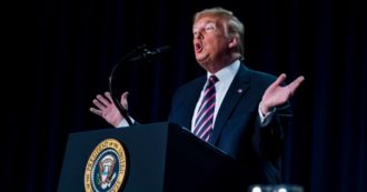 Copertina di Trump parla alla nazione dopo l’assoluzione: “L’impeachment è stato una vergogna. Forse un altro presidente non avrebbe retto”